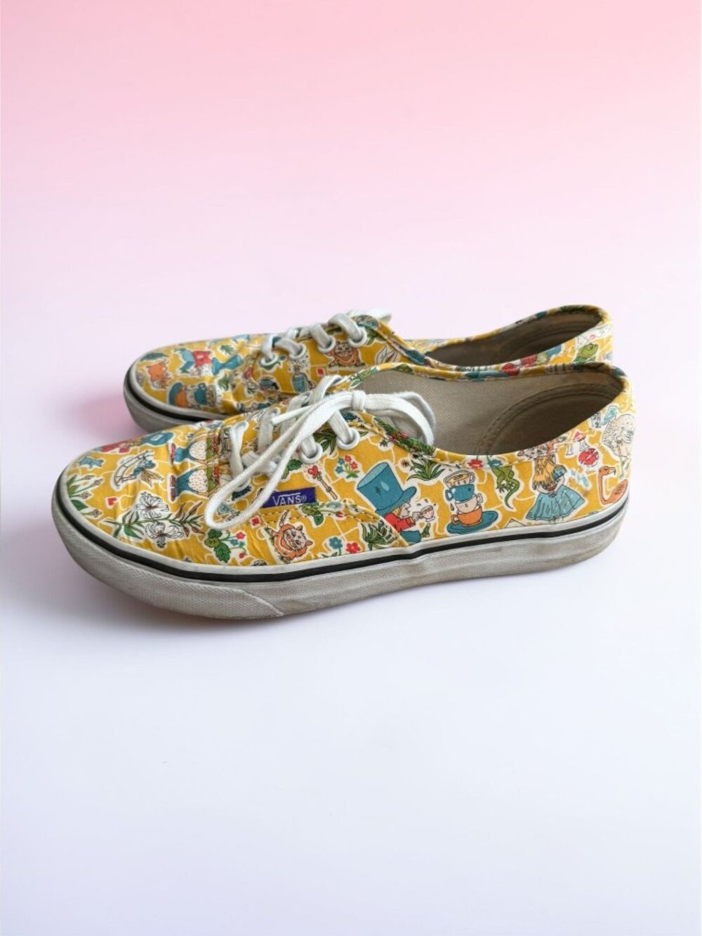 VANS x Liberty of London Alice in Wonderland Sneakers Size Women’s 7.5